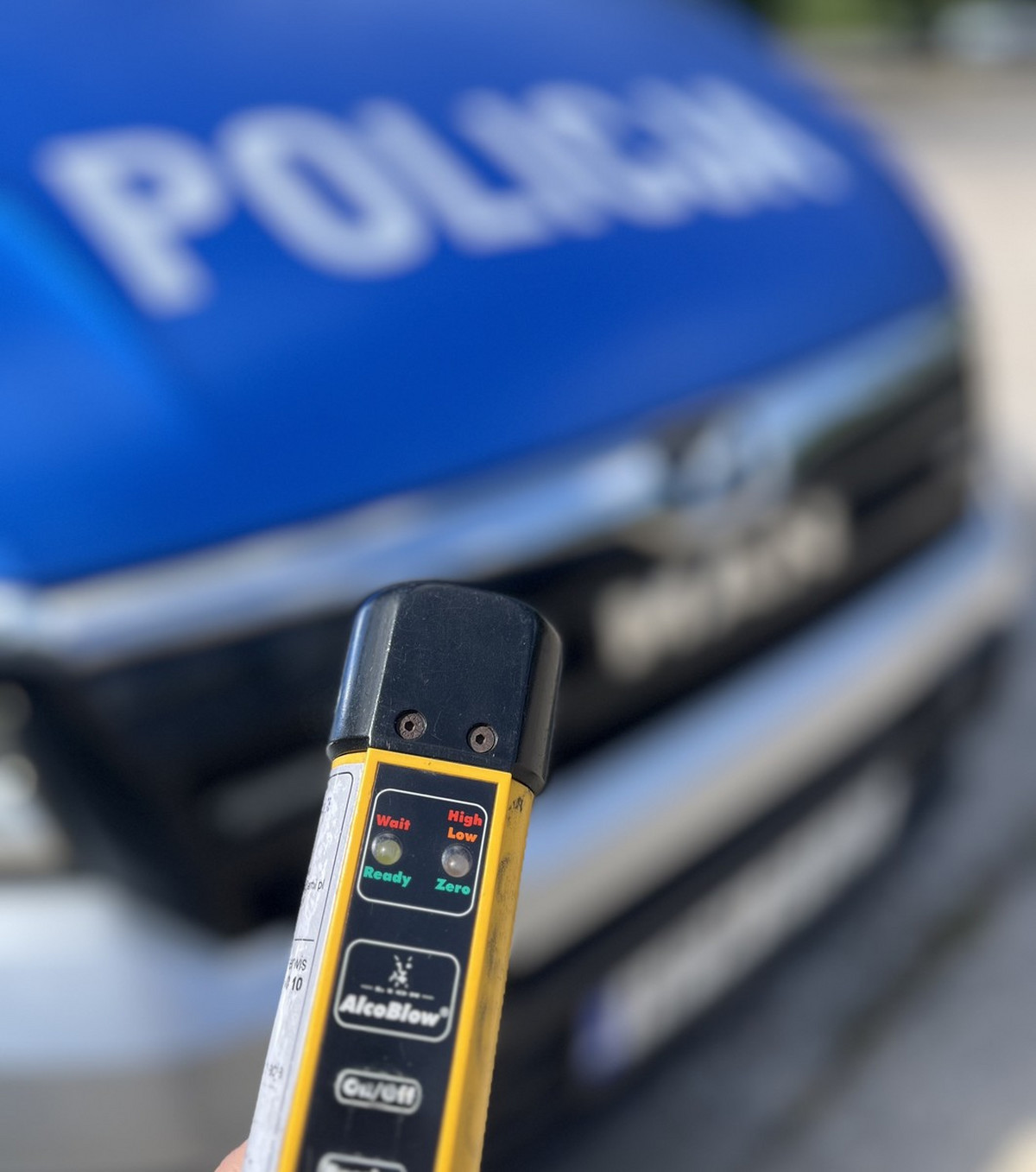 Policja zabezpieczała przejazd kibiców, gdy podszedł mężczyzna. Przekazał im ważną informację