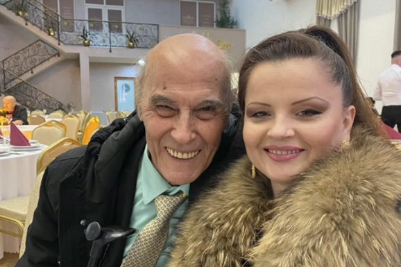 NAŠ PEVAČ (88) PROGOVORIO O LJUBAVI SA 41 GODINU MLAĐOM: "Srećan sam", otkrio da li je bila u vezi sa njegovim poznatim kolegom