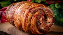 pieczony, rolowany, nadziewany. idealny boczek na wielkanoc. tak robi go magda gessler