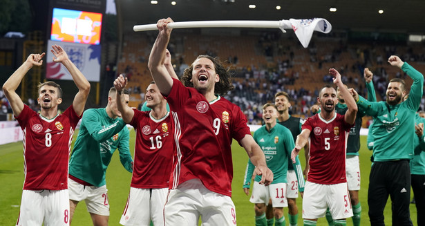 Radość piłkarzy reprezentacji Węgier po wysokiej wygranej z Anglią w Lidze Narodów