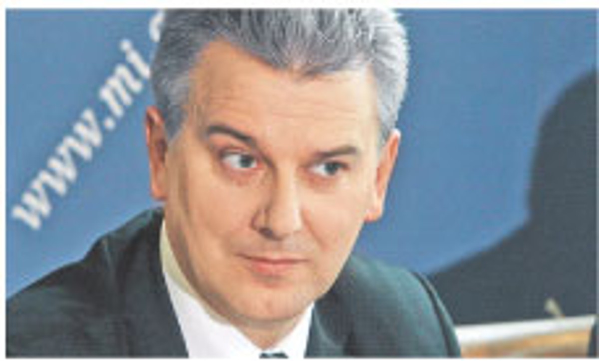 Cezary Grabarczyk, minister infrastruktury Fot. Tomasz Gzell/PAP