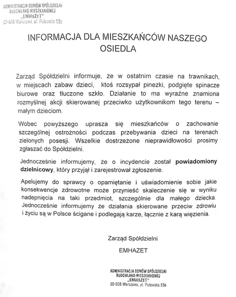 Na zamkniętym osiedlu rozsypano pinezki i szkło, by odstraszyć dzieci