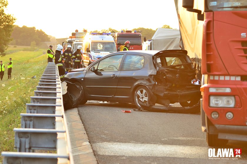 Koszmarny karambol na autostradzie A4 pod Oławą