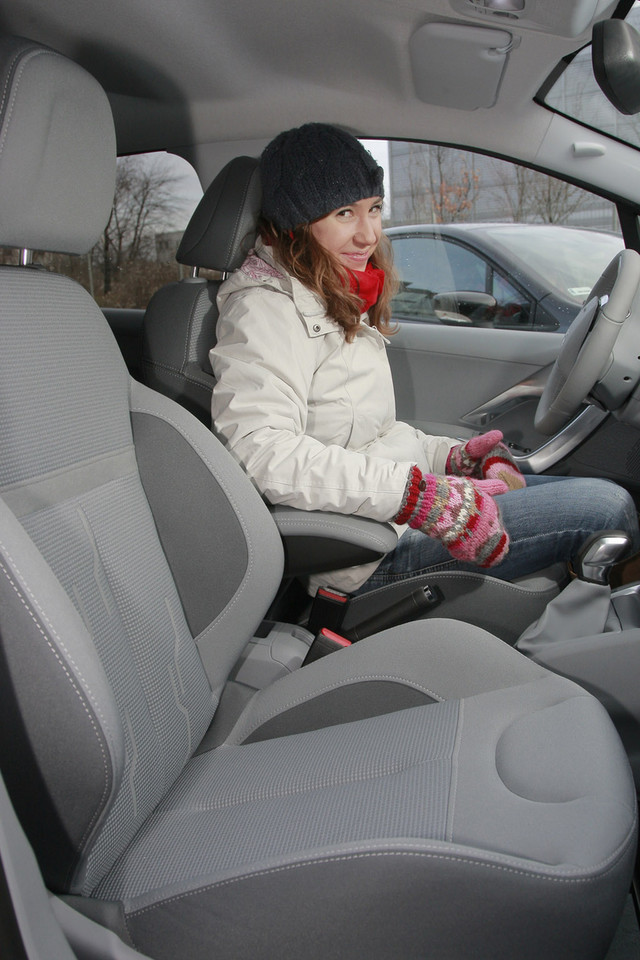 Auto Świat Test Team: czytelnicy testują Peugeota 208 i Renault Clio