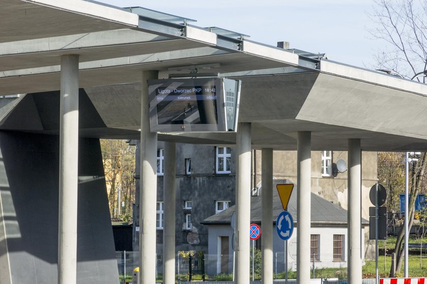 Katowice. Problemy z uruchomieniem pierwszego centrum przesiadkowego w Katowicach Ligocie