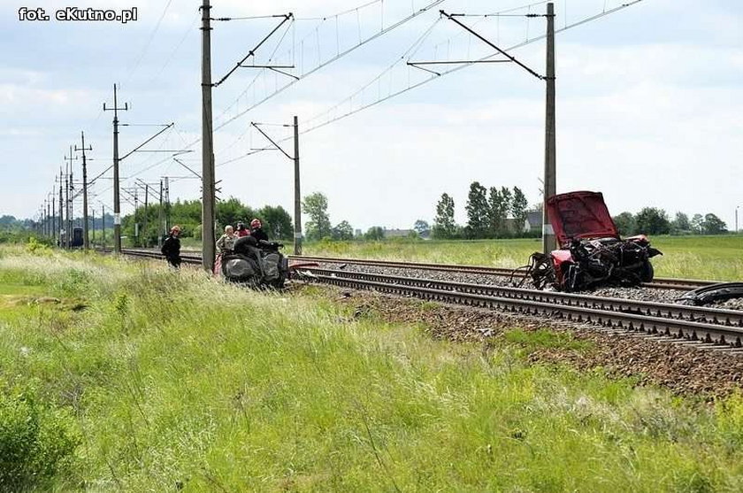 wypadek na przejeździe kolejowym