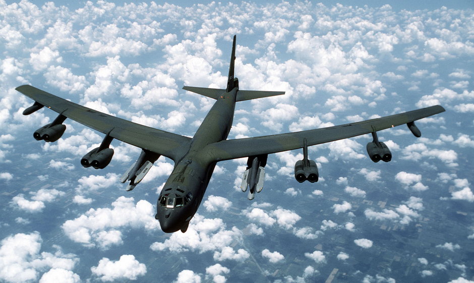 Boeing B-52 Stratofortress. Z tych bombowców spadałyby bomby atomowe