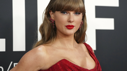 Taylor Swift olśniła na gali Grammy. W czerwonej kreacji wyglądała obłędnie
