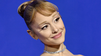 Ariana Grande vörösre váltott: új külsejét imádják a rajongók