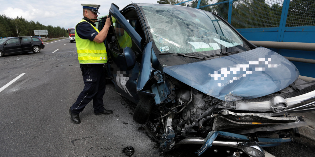 Wypadek busa w Zielonej Górze. W środku były dzieci!