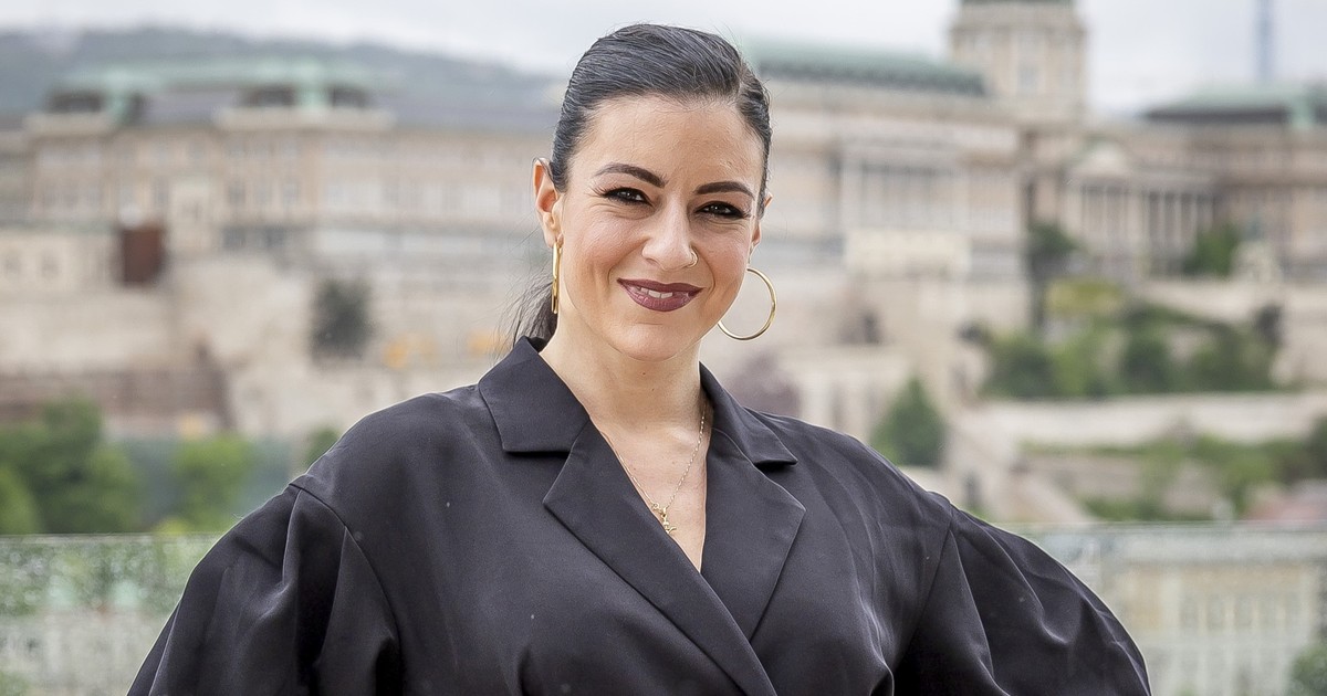 „Megégett” – Profi fodrász hozta helyre Stana Alexandra haját – videó