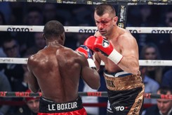 Kassi 'rozkwasił' twarz Adamkowi. Zakrwawiony Polak wygrał na punkty [WIDEO]