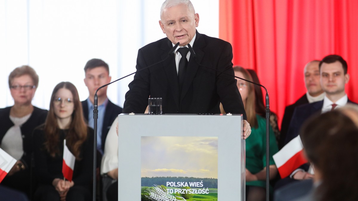 Jarosław Kaczyński na konwencji rolnej PiS w Łysem k. Ostrołęki. 15.04.2023 r.