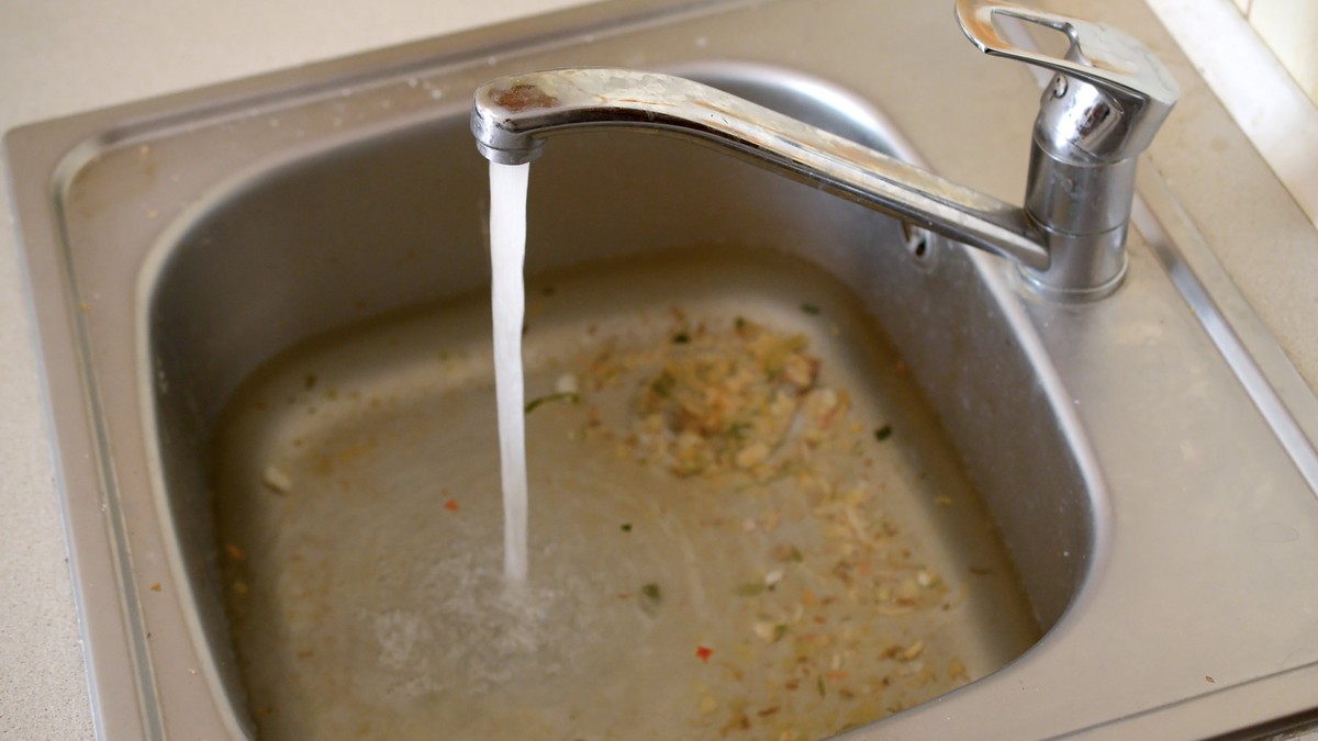 Sipajte pola šolje ovog začina u zapušenu sudoperu i gledajte kako se dešava magija