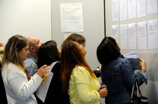 Czy państwo powinno pomagać bezrobotnym?