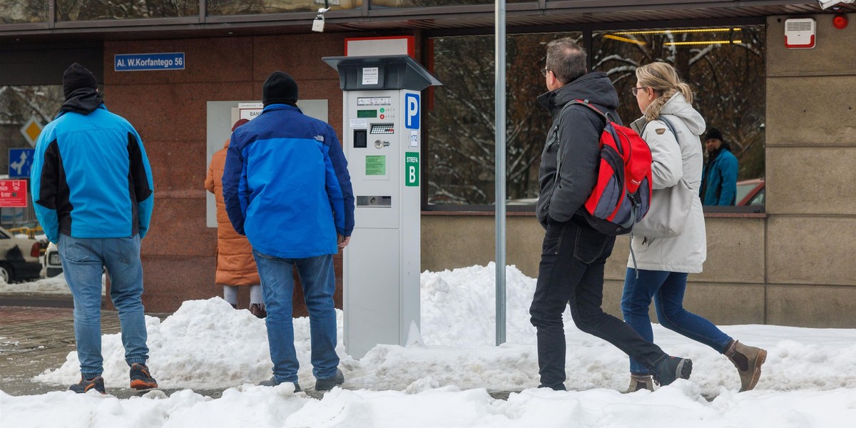 Rosną ceny opłat parkingowych w miastach. 