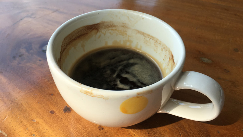 Nie wylewaj resztek kawy. Zobacz, jak możesz ją wykorzystać