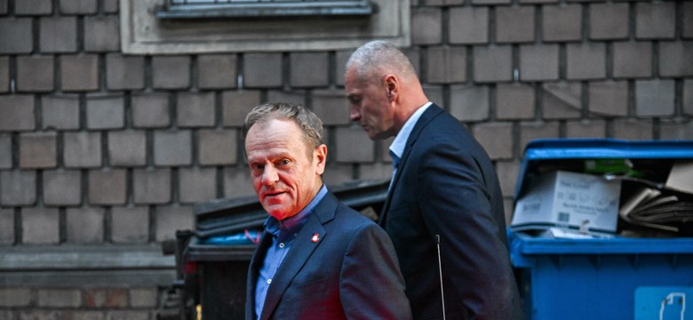 "Sceny jak z filmu Psy". Tusk: Kaczyński, co wy tam palicie? Przecież kopie są już u nas