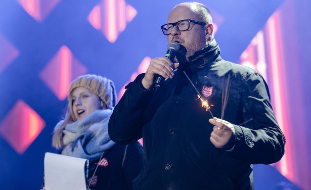 Prezydent Gdańska Paweł Adamowicz na chwile przed atakiem nożownika