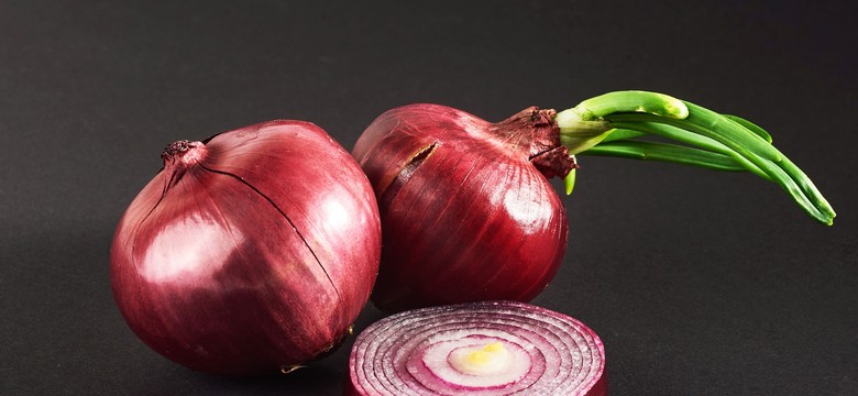 Czerwona cebula pomaga walczyć z rakiem