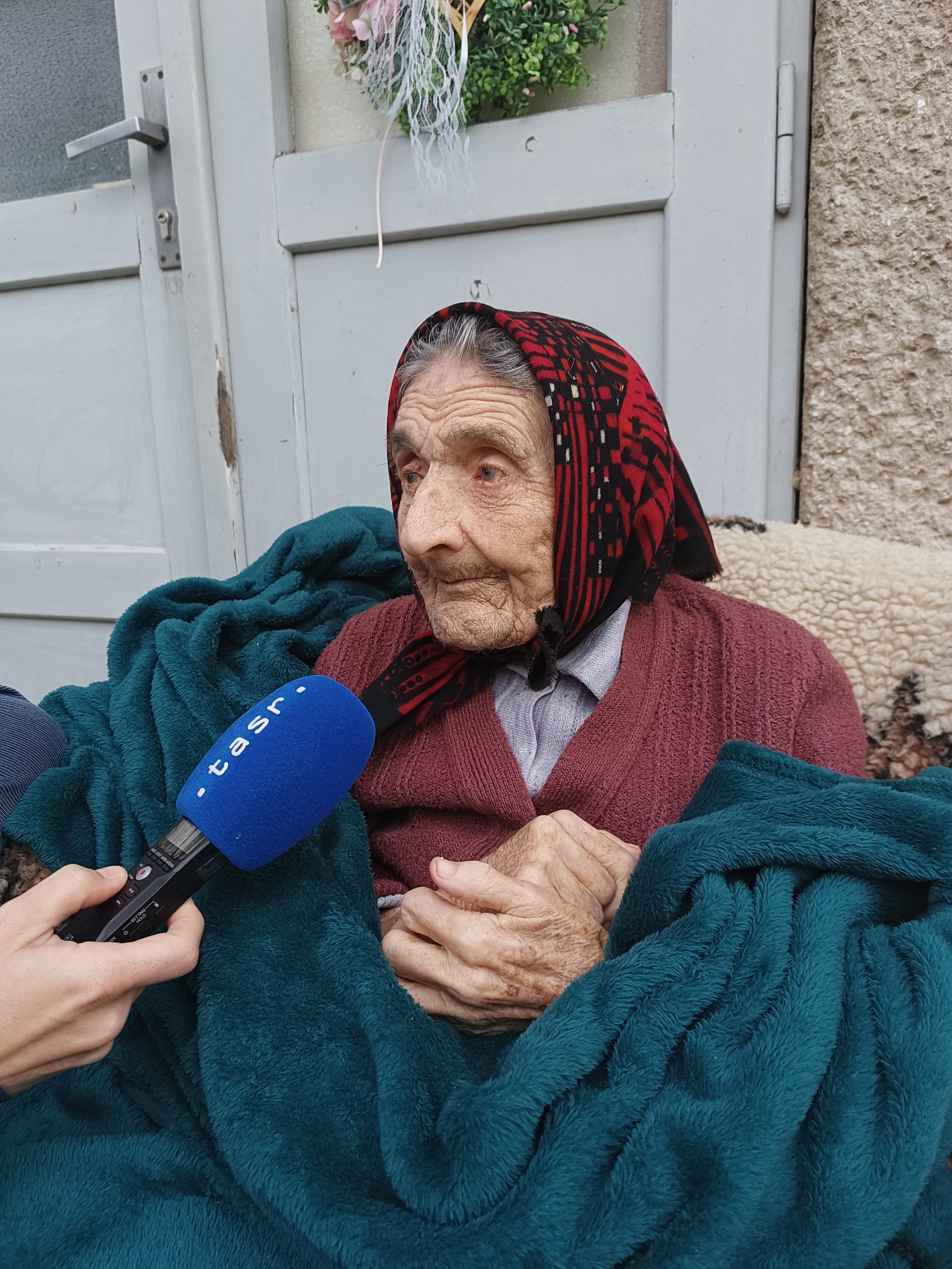 V Kalinove volila aj 100-ročná pani Zuzana Mázorová.