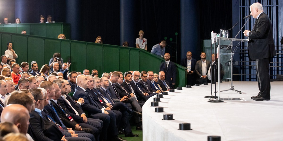 Jarosław Kaczyński w Białymstoku powiedział, że jeśli banki nie zaczną podnosić oprocentowania depozytów, to ich zyski mogą być opodatkowane.