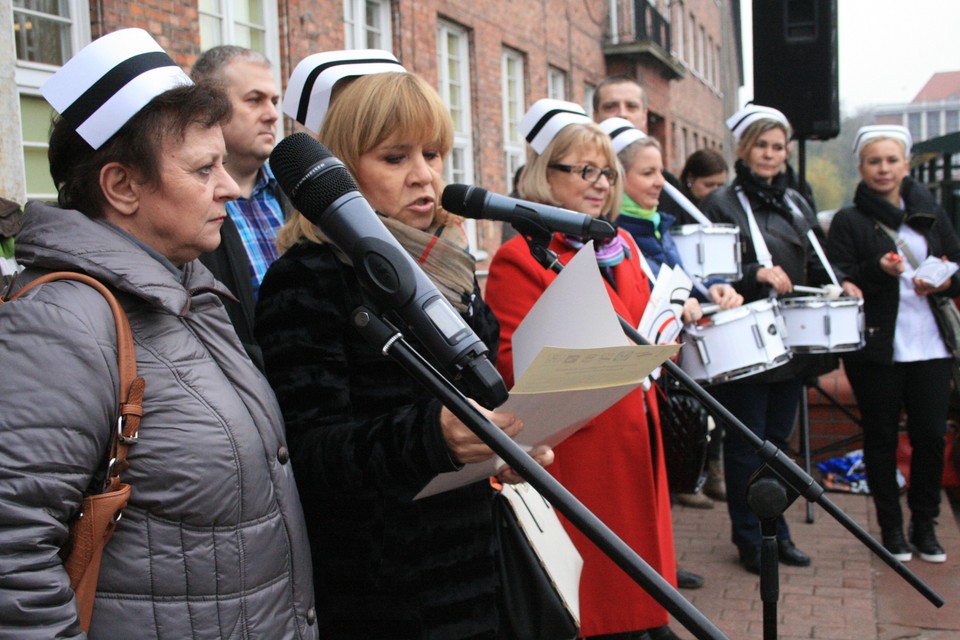 Protest pielęgniarek przed Urzędem Marszałkowskim w Gdańsku