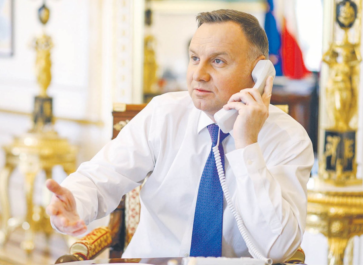 Poufna rozmowa telefonicznych chuliganów