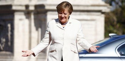 Merkel na biało, Szydło na żółto. Ekspert od wizerunku wyjaśnia, co się za tym kryje