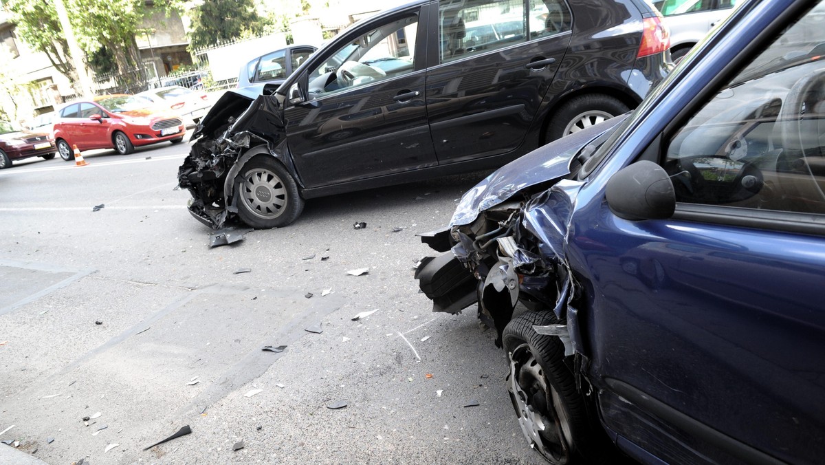 WYPADEK stłuczka samochód