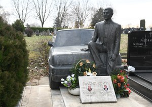 Spomenik oca Mirke Vasiljević