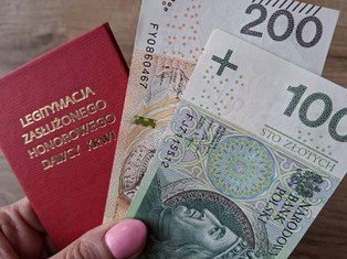 Chcą wprowadzenia nowego dodatku do emerytury. Dla kogo 300 zł miesięcznie?