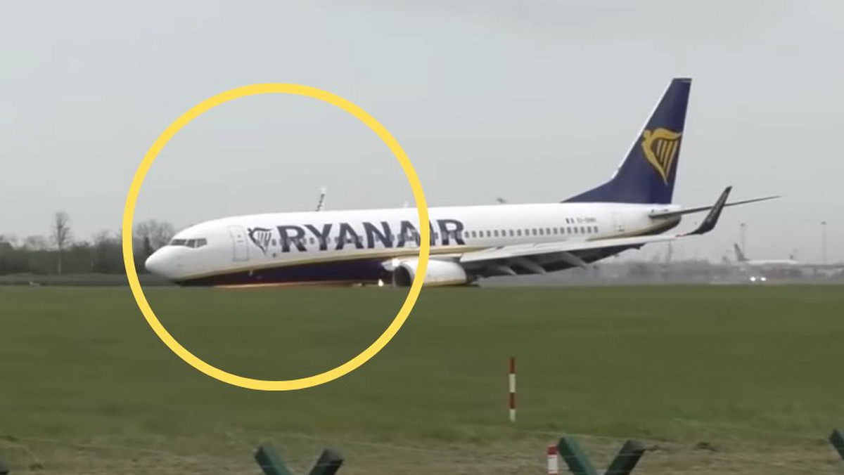 Pełne grozy lądowanie Ryanaira. Z podwozia poleciały iskry [WIDEO]