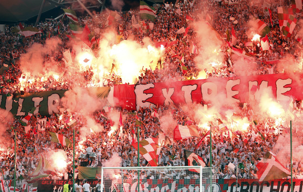 Wojewoda mazowiecki idzie na wojnę z Legią. Chce zamknąć cały stadion