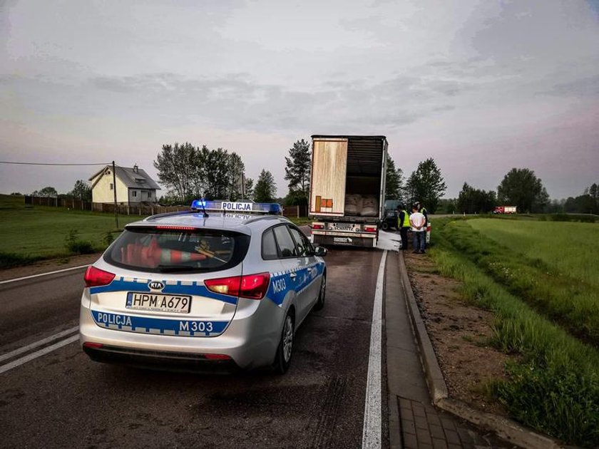 Tragedia w Przebrodzie. Z auta została miazga