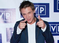 Prawdziwe oblicze serialowego amanta. Jaki jest Mikołaj Roznerski prywatnie?