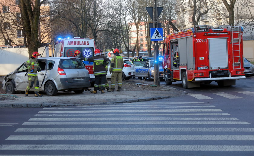 Pijany Ukrainiec ściął autem latarnię w Łodzi