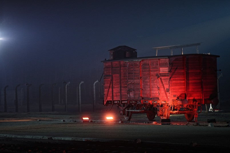 Uroczystości pod pomnikiem Birkenau