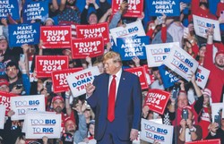 Donalda Trumpa nie udało się wyeliminować z polityki. Były prezydent ma największe poparcie po prawej stronie