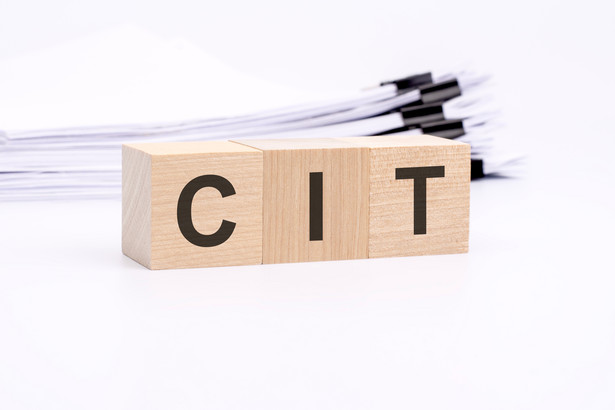 Czy brak dochodów pozwala na złożenie zeznania CIT-8 w formie papierowej?