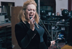 Adele wspomina swoją młodość. Zobacz NOWY KLIP!