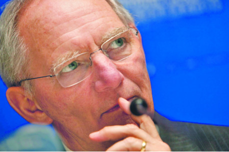 Wolfgang Schaeuble nie chce ulec propozycjom Paryża Bloomberg