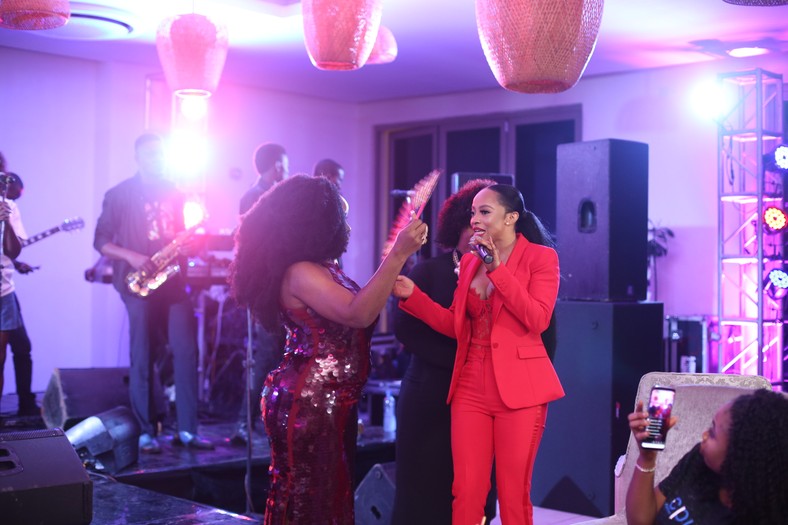 Omawumi and Toke Makinwa during the questions and answers section of the listening party [RedMedia] 