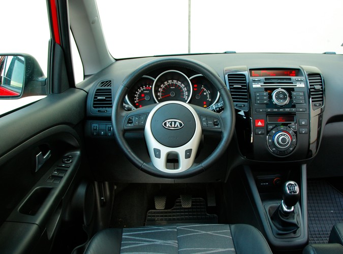 Kia Venga - Toyota niech się schowa