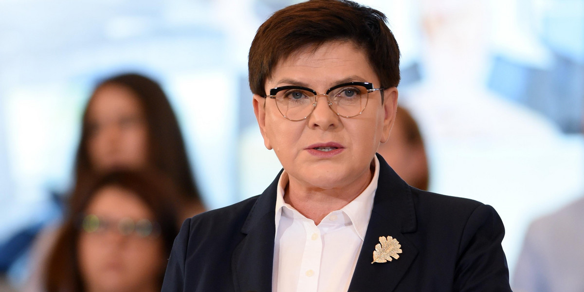 Były minister kupił broszkę Szydło. Po co?