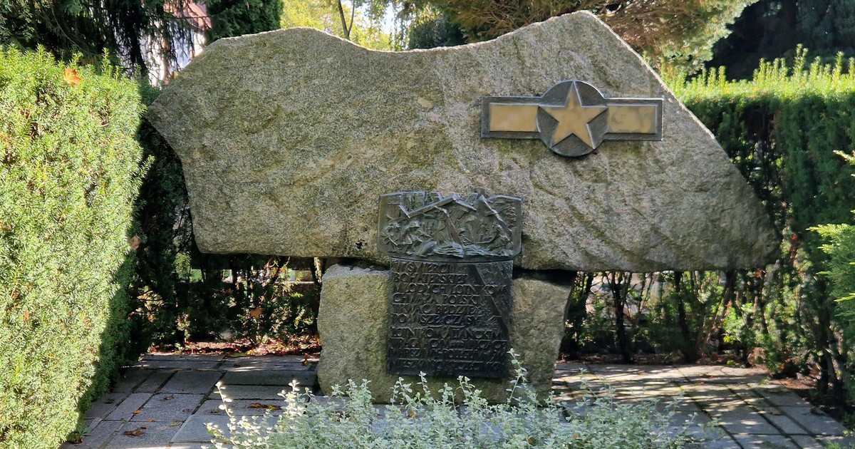 Sensacja w Szczecinku! Pomnik upamiętnia radzieckich szpiegów? Nowe odkrycie szokuje