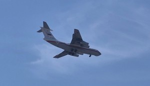 Avion "Iljušin 76" za gašenje požara sleće na aerodrom u Nišu