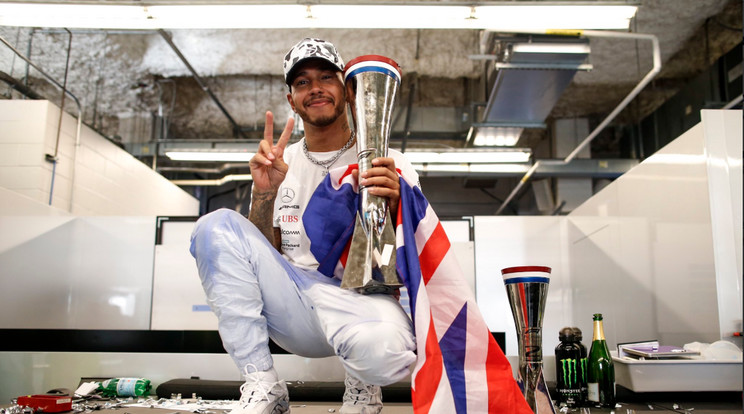 Lewis Hamilton a hatodik világbajnoki címét szerezte meg Austinban / Fotó: Twitter/Mercedes-AMG F1
