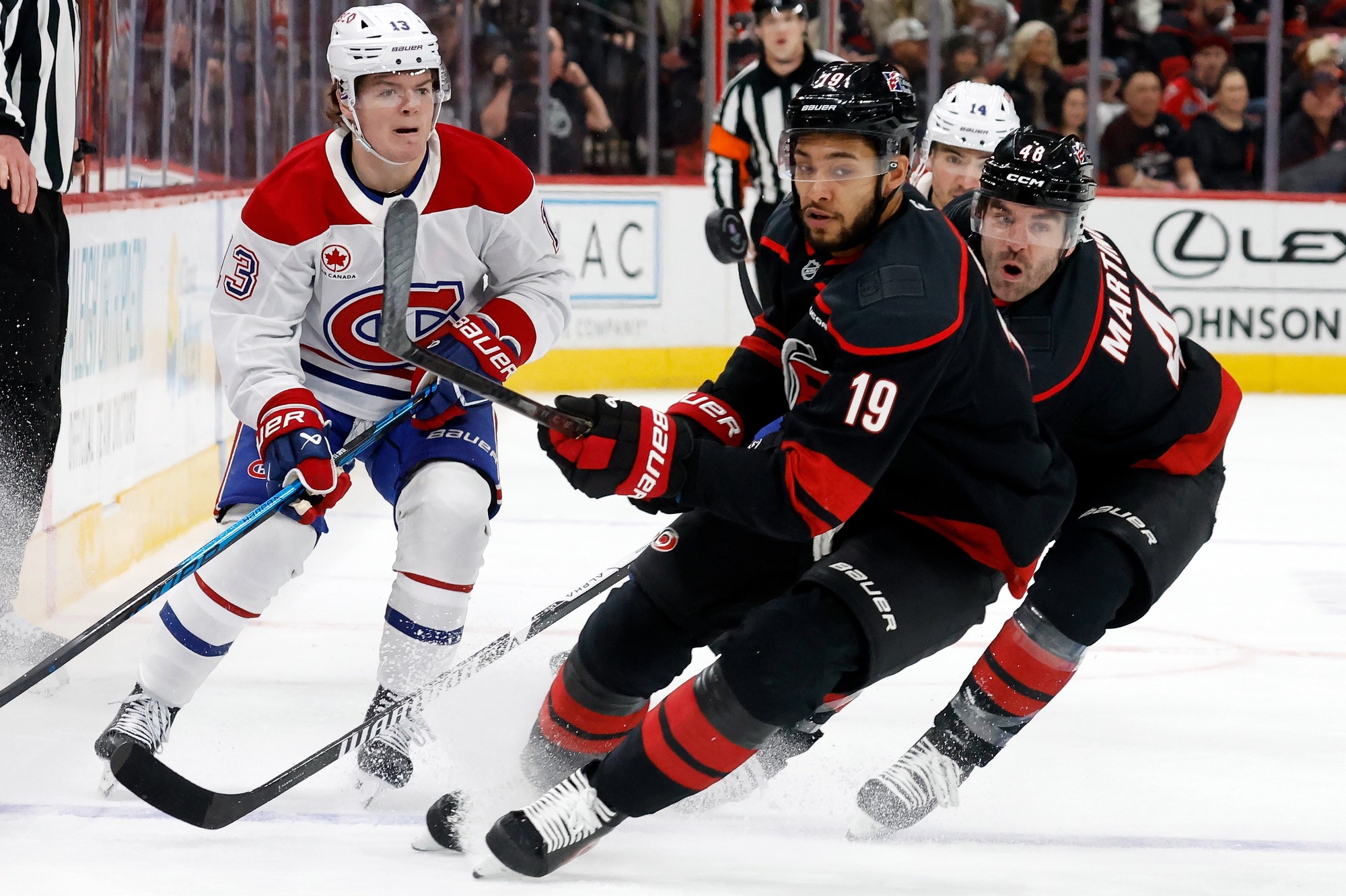 Zápas NHL: Carolina Hurricanes - Montreal Canadiens. 