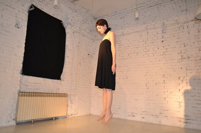 Jovanovićeva kreira silikosku lutku koja duplira njen lik, lutka koja predstavlja indentičnu repliku umetnice